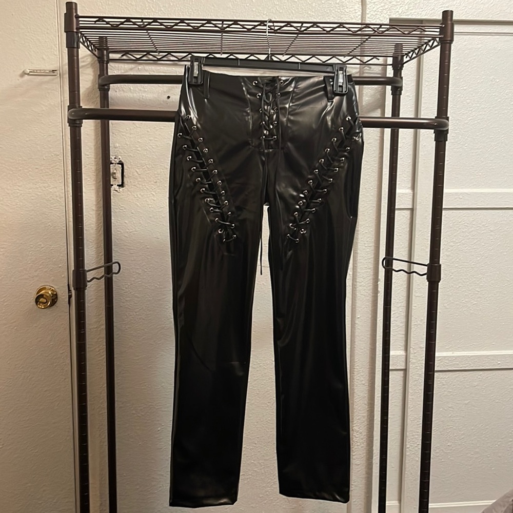 Size M SHEIN faux leather never been worn concert pants